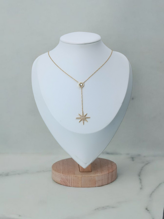 Collier Étoile Filante Gémeaux sur mannequin - acier inoxydable doré qui ne ternit pas - cadeau fille femme Maroc